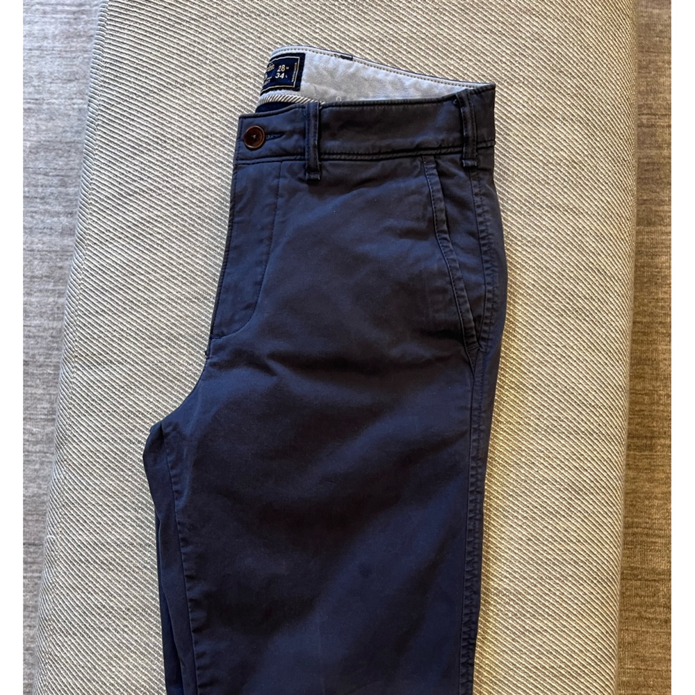 Abercrombie and Fitch Men’s khakis 28x34